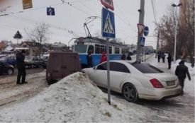 Електронні петиції: пропонують закупити евакуатори та створити особливий підрозділ