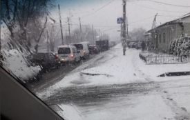 Перші наслідки снігопаду. Вінниця зупинилась в заторах