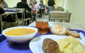 Рейд по їдальням: Як годують у «Просторі їжі» на Супутнику