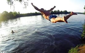 Холодець, дельфіни та Ак-су. Що ви знаєте про Південний Буг?