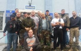 Полковник поліції вибачився перед добровольцем, але так і не сказав, хто його оббрехав