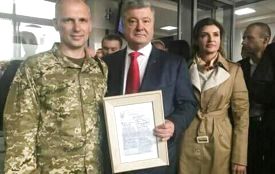 Газету «Тюремний укроп» передали Президенту у Вінниці. «Це моє нагадування про полонених».