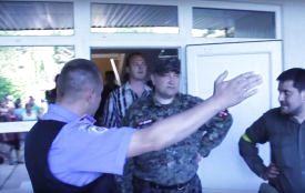 Бізнес на чужій землі. Люди із ночі стають в чергу за пайовими грішми, а вранці «дєнєг нєт»