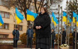 Президент Порошенко нагородив орденом матір загиблого Максима Шимка