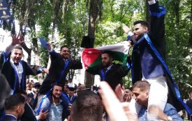 Танець на… плечах. Як студенти медуніверситету Пирогова випуск святкували