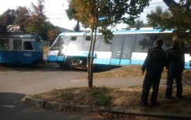 На Хмельницькому шосе трамвай зійшов з рейок. Відео з місця