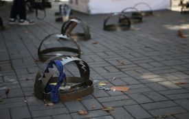 ФОТО ДНЯ. У центрі Вінниці розставили капкани на підтримку в’язнів Кремля