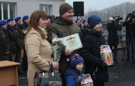 «Ми кожного Нового року загадували це бажання!» Сім’ї нацгвардійців отримали квартири