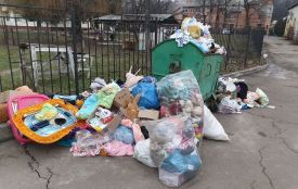 Іграшки на смітнику біля дитбудинку «Малятко». Як пояснило це керівництво закладу