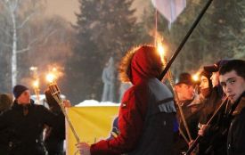 Смолоскипна хода на честь Героїв Крут – вінничани вшановують пам’ять загиблої молоді