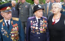 У Берліні написала: «Перемога! Вінниця». Розвідниця Ася зберігає уламок літака, в якому загинув брат