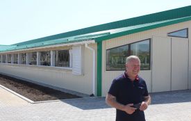 Напитися молока,  яке здоїв робот. Вінничан запрошують у Чечельник на молочну екскурсію
