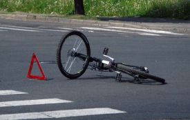 Рейсовий автобус збив велосипедистку. Потерпіла у лікарні