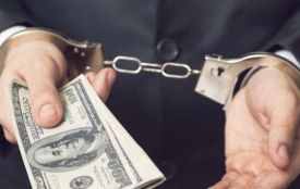 Викрили хабарника-поліцейського. Взяв 5500 доларів за «вирішення питання»