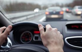 Пасок безпеки у таксі та пішоходи з світловідбивачами: які зміни внесли у Правила дорожнього руху