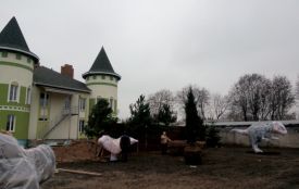 Відкриття резиденції святого Миколая під питанням, але динозаврів встановлюють