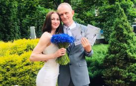 «Коли твій батько — Вовк». Любляча донька написала і видала книгу про тата за… три тижні