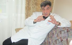 «Раніше хірурги тренувалися на… свинях». Першу операцію в наметі виконав вінничанин
