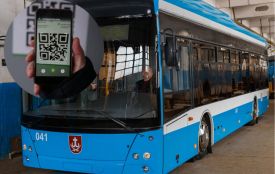 Зустріч із контролерами у тролейбусі завершилась переломом двох хребців. Вінничанка шукає свідків
