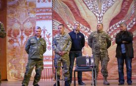 «Аеропорт». Спогад про книгу американського журналіста про кіборгів