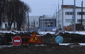 Нові ліхтарі та котлован під трамвайні колії: як за три місяці реконструкції змінилася Батозька