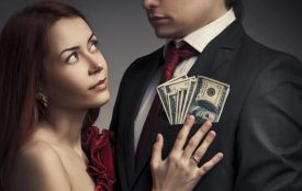 «Аферист із Tinder», або як не влетіти в халепу з заморським принцем. Реальні історії вінничанок