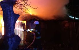 Пожежа у Літині. Полум'я огорнуло господарчу будівлю площею 50 квадратів