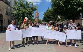 У кого і що болить… Вінничани на вулиці згадували визначальні статті Конституції України