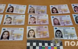 Вінничанка в офісі облаштувала студію, де неповнолітні працювали «веб-моделями»
