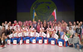 Бурхливі оплески: «Барвінок» у межах «Туру подяки» дав концерт у місті Кельце