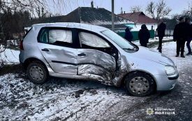 У Чечельнику в ДТП постраждали діти п'яти та шести років