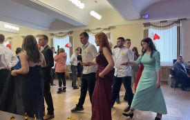Падеграс і мінует у транспортному коледжі. Провели бал до Дня святого Валентина