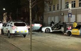 Як зіткнулися дві BMW. Відео моменту «найдорожчої» аварії на розі Соборної та Артинова