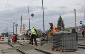 Трамвайні колії прокладені вздовж всієї вулиці: як виглядає реконструкція на Батозькій