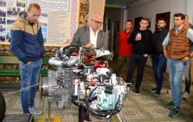 «Залізна» родина: У Барі готуватимуть фахівців з ремонту зарубіжної техніки