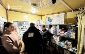 Перед судом постануть організатори нелегального тютюнового бізнесу, що приносив 10 млн грн щомісяця