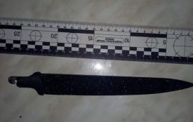 Під час конфлікту п'яна жінка два рази ударила кухонним ножем чоловіка