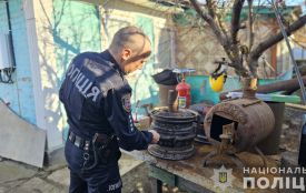 Капітан поліції з Вінниччини допомагає бійцям з обігрівом. Що означає гравіювання МРМК та ЮП?