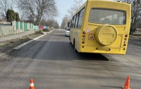 У Немирові водій шкільного автобуса наїхав на 10-річного школяра: дитина в лікарні
