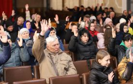 Суворовське перейменували на Подільське. Громада не погодилася  назвати села так, як їй пропонували