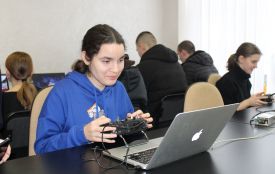 «Неспокійно від думки: люди воюють, а ти сидиш». Абітурієнти військових вузів хочуть вчитися і на війну