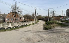 «Тяжилів розбудовують, а на Луговій ніколи не було асфальту». Коли буде?