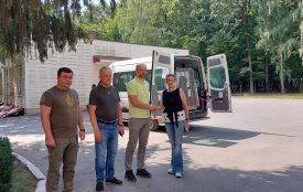 Благодійники передали Вінницькому онкоцентру автомобіль для транспортування пацієнтів