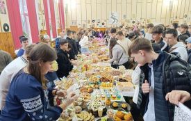 Зібрали 91 850 гривень для ЗСУ: у Вінницькому технічному коледжі провели благодійний ярмарок