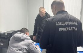 Чоловік, який вдарив вчителя у вінницькому ліцеї — військовий. Йому повідомили про підозру