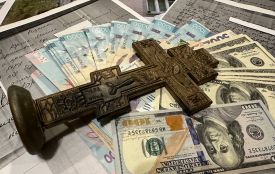 Робоча схема від батюшки: як позичити 34 000 доларів, і борг не віддавати