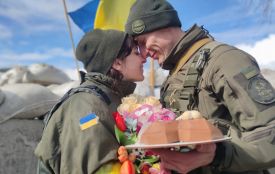Любов у часи війни: історія подружжя, що обвінчалося на блокпосту