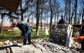 В Ободівці знайшли «капсулу» з портретом Шевченка і посланням, яке не можна прочитати