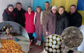 Натуральні мазі, подушки і матраци для фронту: у Яришеві жінки об'єдналися заради перемоги