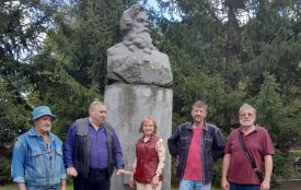 «Скажіть, де вулиця Новаківського?»: історія про перейменування і крадіжку картин з музею